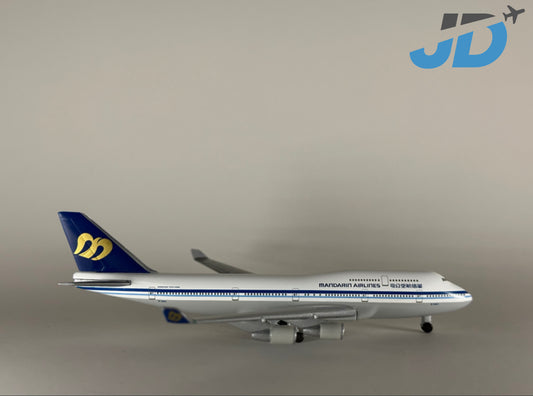 Mandarin Airlines B747-400