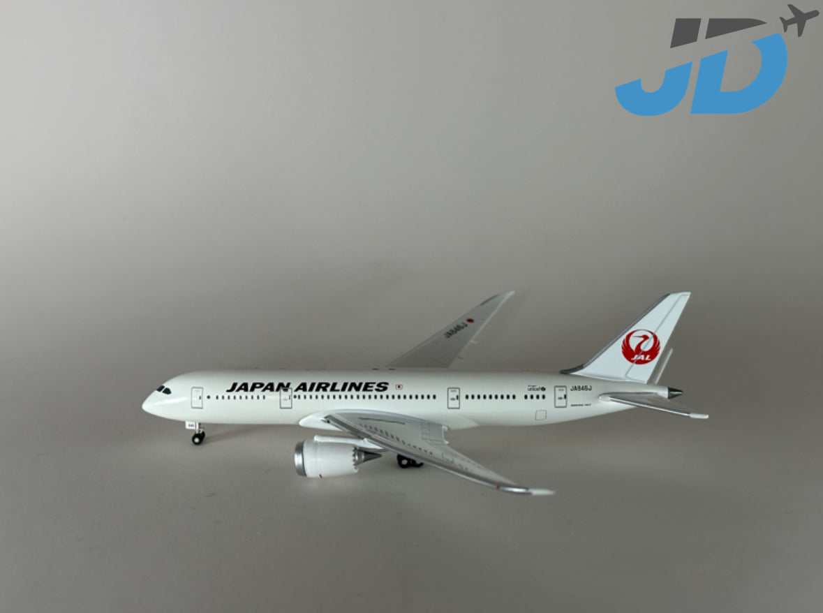 Japan Airlines Boeing 787-8 (JA848J)